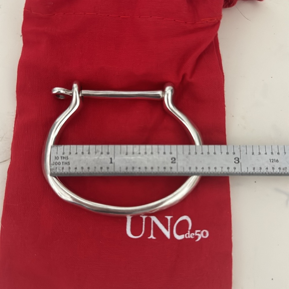 Beautiful Silver Solid Bangle, Like New - image 6